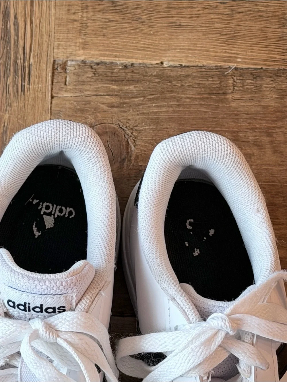 Adidas Grand Court 2.0 Sneakers. Kid’s Sz.3.5 Black | White | Preppy | Classic